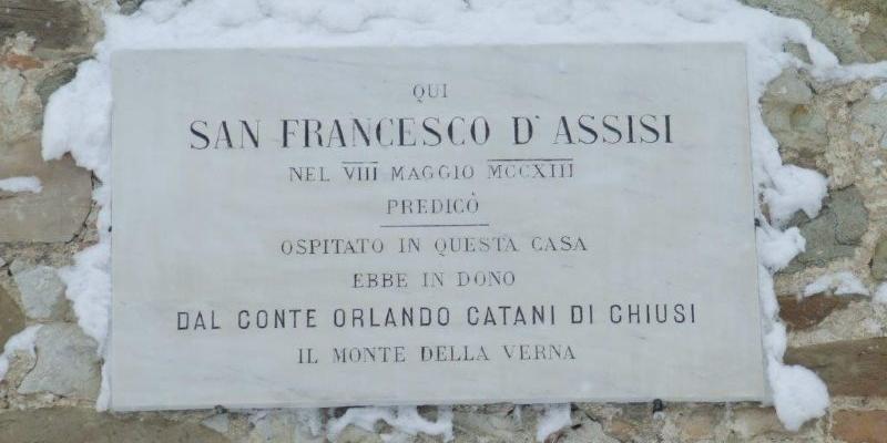 Inscription conferming that saint Francis accepted the gift of Mount Verna from the count Orlando Catani