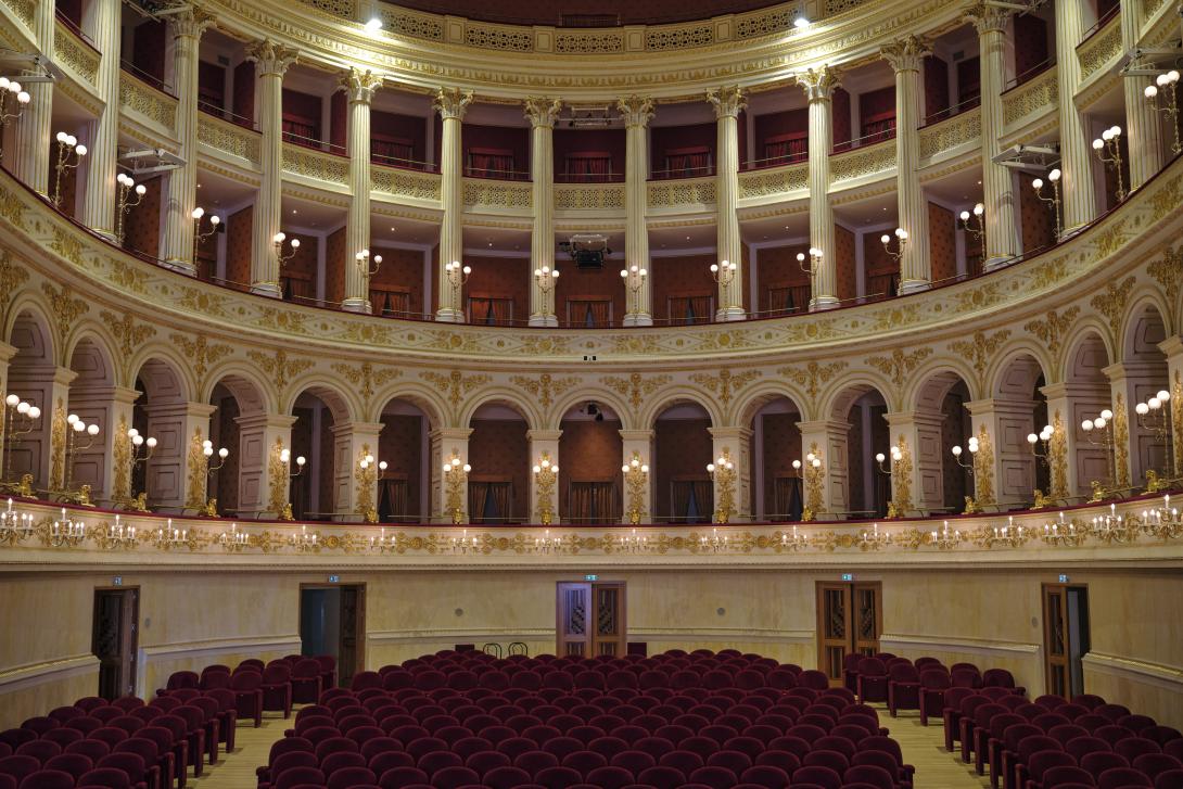 Teatro Galli interno