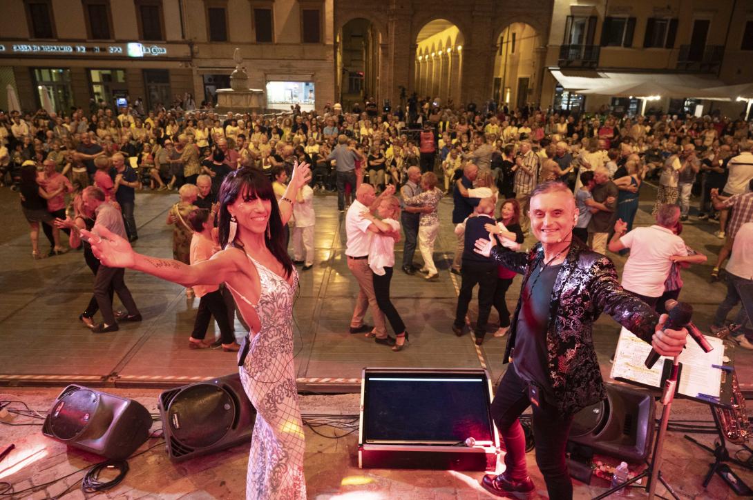 Rimini Folk - Ballo Liscio per la notte Rosa 