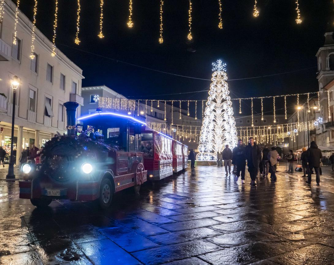 Trenino turistico di Natale - C'entro facile