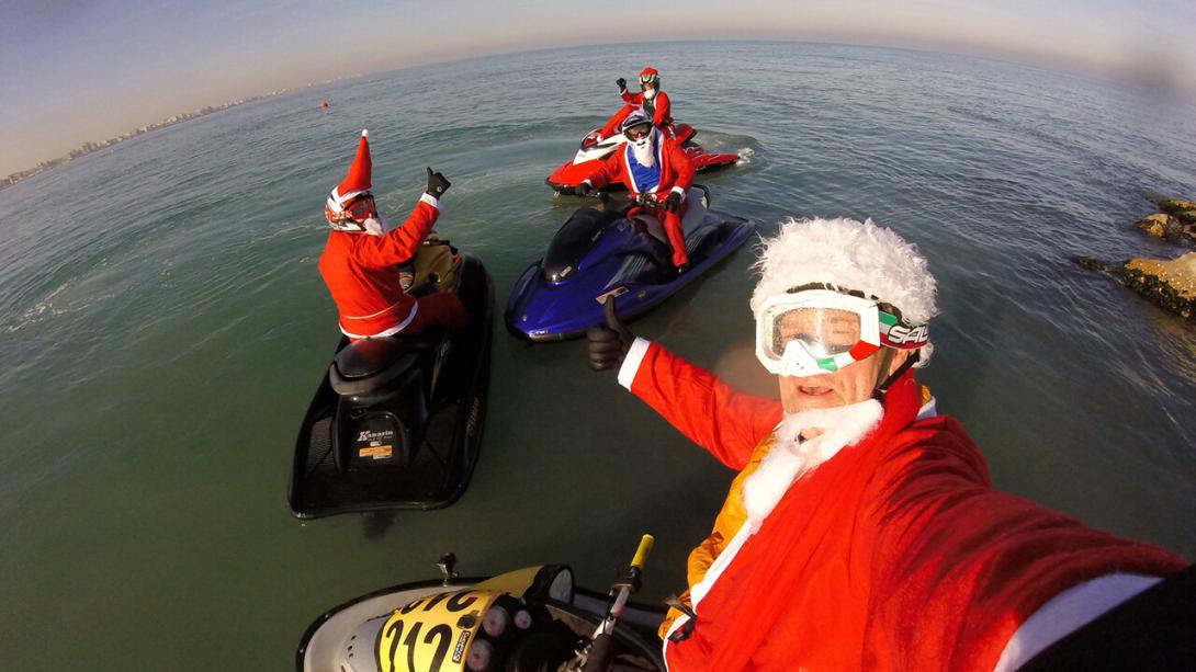 Babbo Natale sulle moto d'acqua con Marina di Rimini Jet Riders 