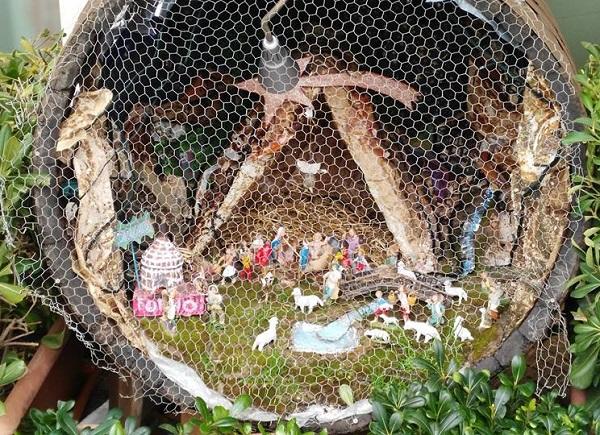 Presepe realizzato in una botte