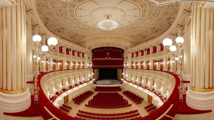 Teatro Amintore Galli: Rimini: un viaggio tra parole, musica ed immagini