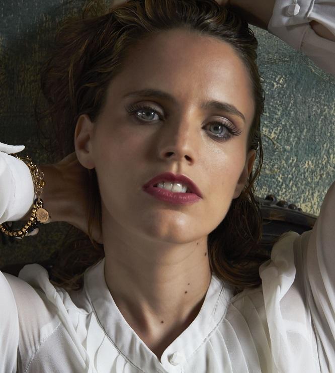 Anna Calvi - Percuotere la mente