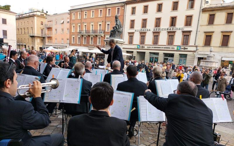 the City Band of Rimini in piazza Cavour 