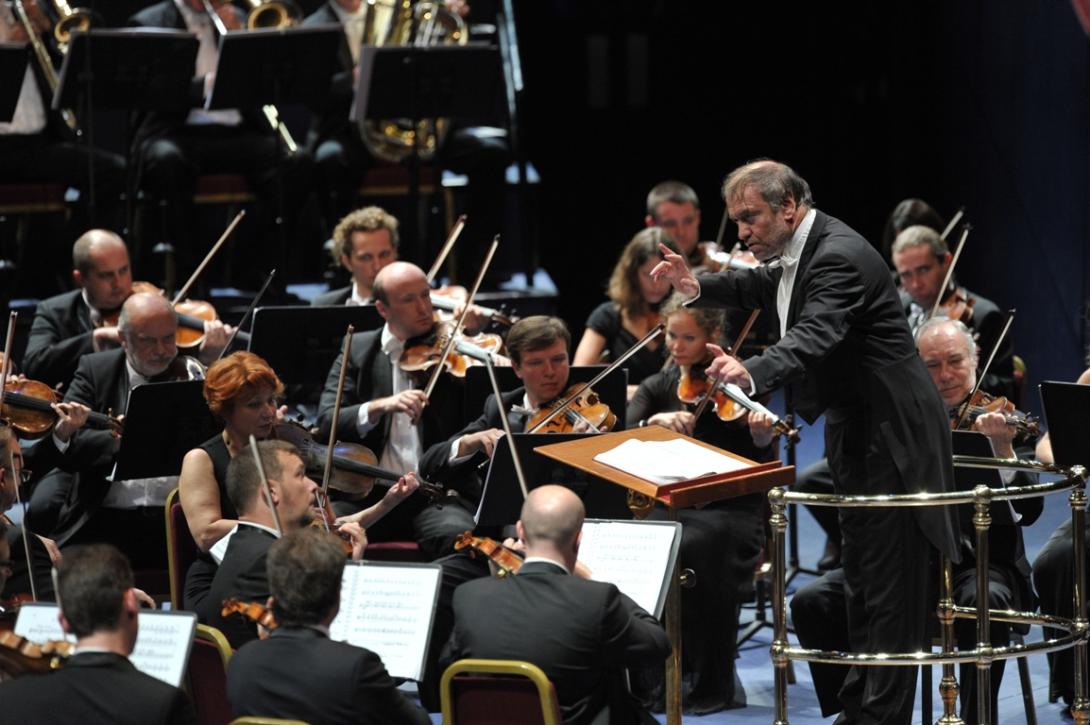 Valery Gergiev con l'Orchestra Mariinskij