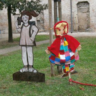 Pasticci di lana - installazione yarn bombing