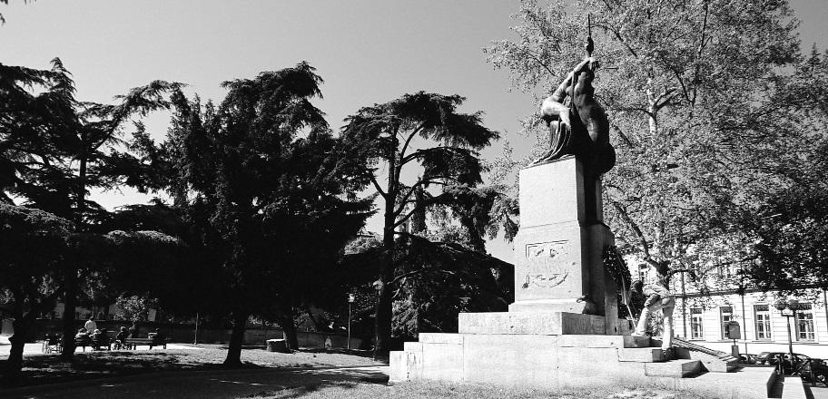 Piazza Ferrari Rimini - Monumento ai Caduti