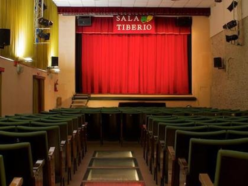 interno del Cinema Tiberio
