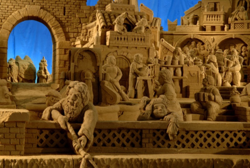 a detail of the sand crib