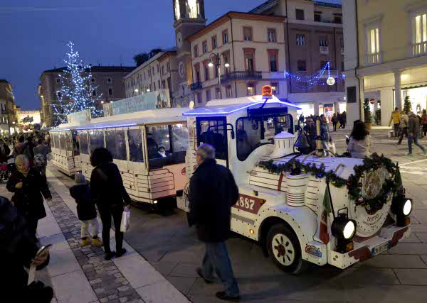 Trenino Natale Piazza Tre Martiri Rimini